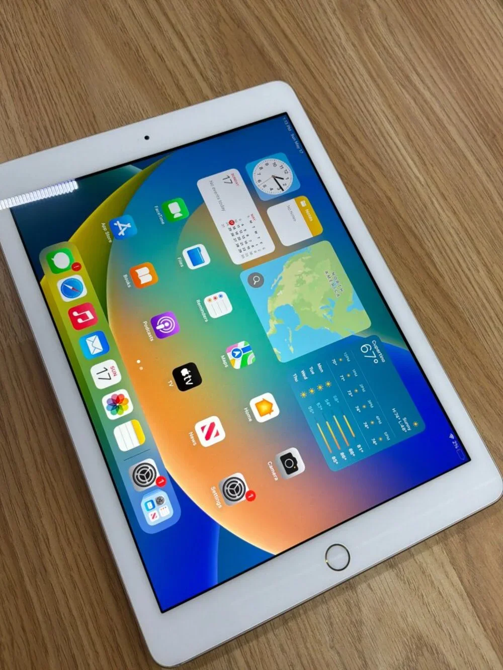 Apple iPad 5th Generation 128GB Wi-Fi 9.7” Silver iPadOS 16